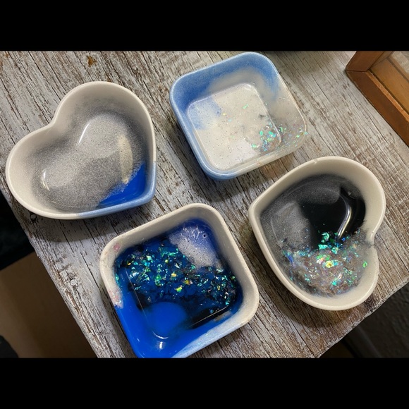 Heart Shaped Dish / Tray - Black + Blue + White + Gray - Picture 12 of 12